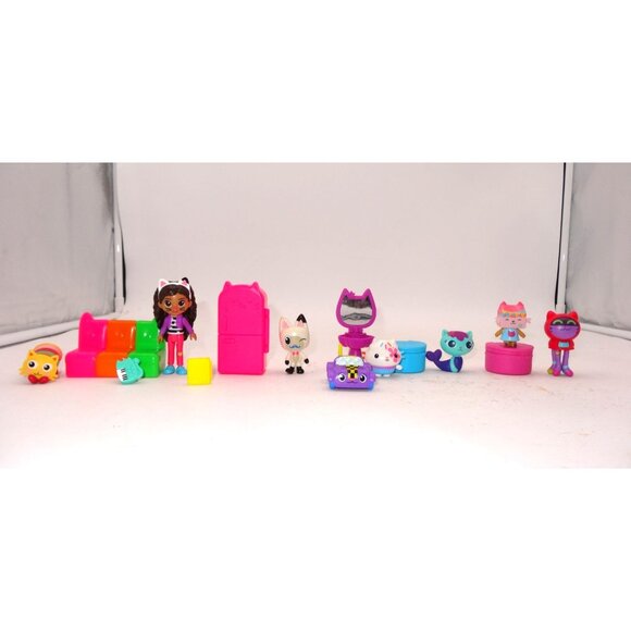 Gabby’s Dollhouse Mini Fridge Amzon Exclusive Surprise Pack Toy Figures - Picture 1 of 11